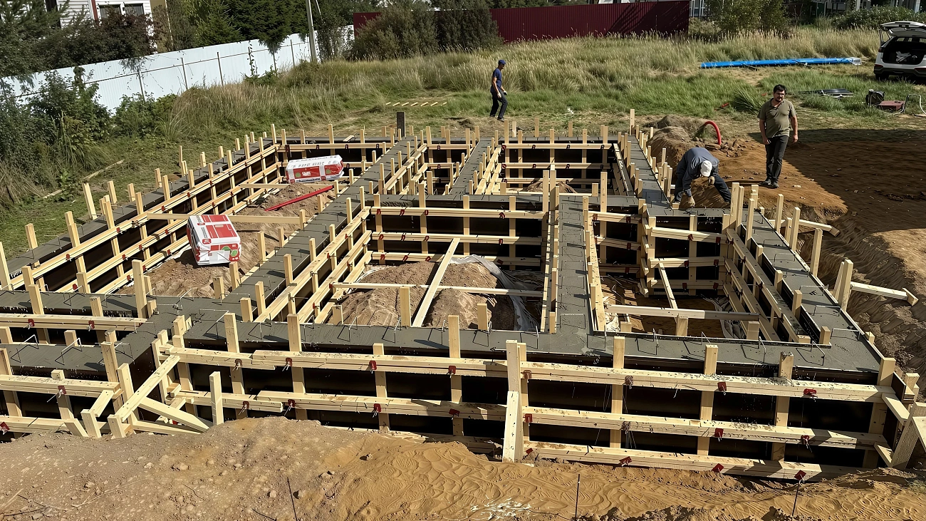 Монолитный ленточный фундамент для гаража